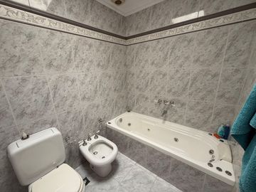 VENTA IMPORTANTE CASA EN RONDEAU 572. MACROCENTRO