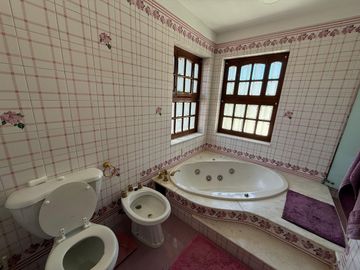 VENTA IMPORTANTE CASA EN RONDEAU 572. MACROCENTRO