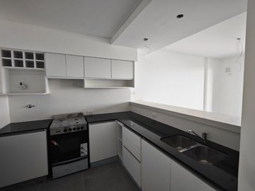 VENTA SEMIPISO A ESTRENAR FRENTE AL MAR. PISO 2