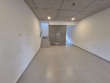 VENTA DUPLEX 3 AMBIENTES  PARQUE LELOIR ITUZAINGO