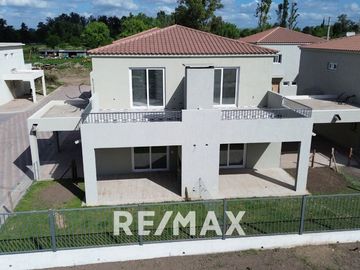 VENTA DPTO MONO CON JARDIN CHIC PILAR FINANCIAC.