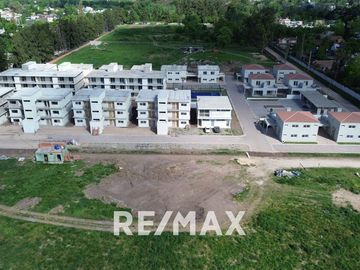 VENTA DPTO MONO CON JARDIN CHIC PILAR FINANCIAC.