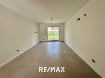 VENTA DPTO MONO CON JARDIN CHIC PILAR FINANCIAC.