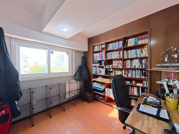 VENTA DEPTO 6 AMB DUPLEX SEMIPISO C/COCH EN FLORES