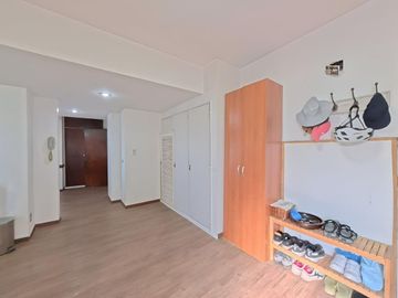 VENTA DEPTO 6 AMB DUPLEX SEMIPISO C/COCH EN FLORES