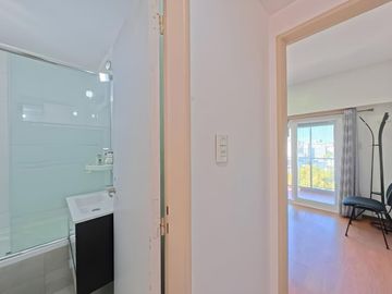 VENTA DEPTO 6 AMB DUPLEX SEMIPISO C/COCH EN FLORES
