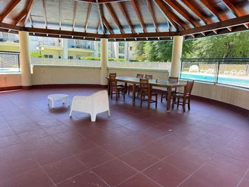 Monoambiente c/ Balcon Terraza, y Cocina, Pilar