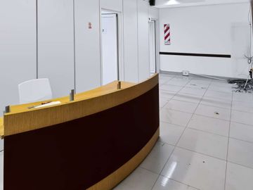 OFICINA EN ALQUILER SAN NICOLAS Balcón Aterrrazado