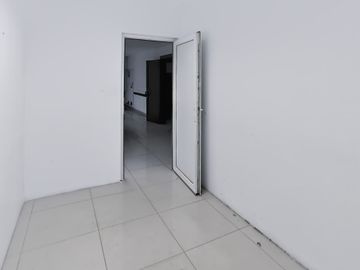 OFICINA EN ALQUILER SAN NICOLAS Balcón Aterrrazado