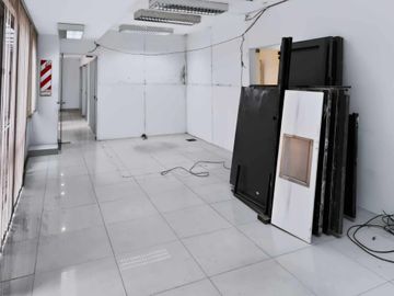 OFICINA EN ALQUILER SAN NICOLAS Balcón Aterrrazado