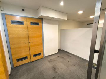 OFICINA EN ALQUILER 166 M² SAN NICOLÁS