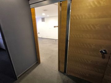 OFICINA EN ALQUILER 166 M² SAN NICOLÁS