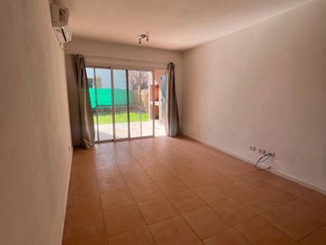 ALQUILER DEPARTAMENTO C/ JARDÍN Y COCHERA CUBIERTA