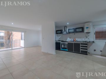 5 AMB CON  COCHERA EN VENTA EN FLORIDA