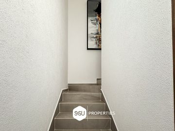Departamento Townhouse de 2 niveles con amplia terraza en Nuevo Refugio