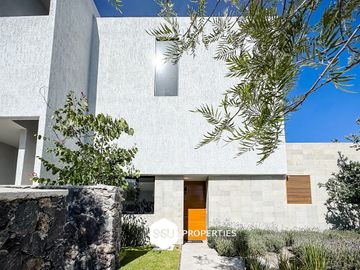 Departamento Townhouse de 2 niveles con amplia terraza en Nuevo Refugio