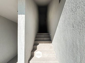 Departamento Townhouse de 2 niveles con amplia terraza en Nuevo Refugio