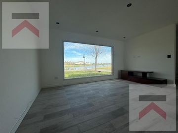 ALQUILER ANUAL Casa 6 dormitorios piscina con vistas al lago en Chacras de la Reserva