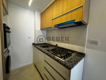 En venta tres ambientes al frente con balcon, Plaza Colon