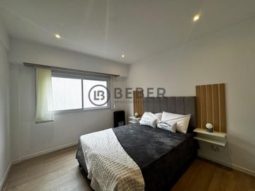 En venta tres ambientes al frente con balcon, Plaza Colon