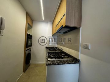 En venta tres ambientes al frente con balcon, Plaza Colon