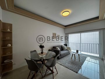 En venta tres ambientes al frente con balcon, Plaza Colon