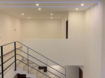Residencia Contemporánea en Cumbres Del Lago en venta