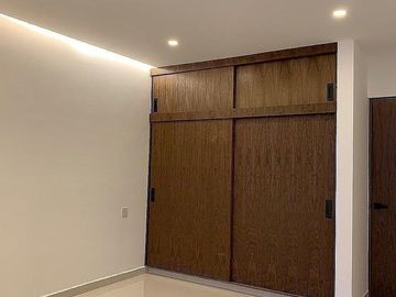 Residencia Contemporánea en Cumbres Del Lago en venta