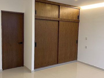 Residencia Contemporánea en Cumbres Del Lago en venta