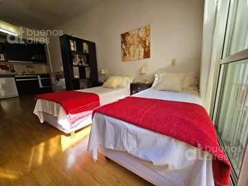 Monoambiente con patio y amenities en Almagro en alquiler temporario