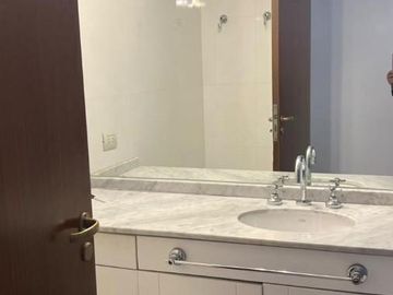 Departamento en alquiler zona Alto Palermo 4 amb con dependencia y cochera.