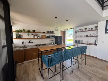 Casa en Venta con Alberca y Seguridad en Atlixco, Puebla