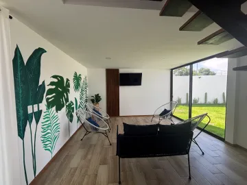 Casa en Venta con Alberca y Seguridad en Atlixco, Puebla