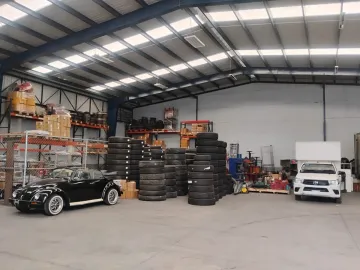 Venta / Renta de Bodega Comercial en Barrio de Refugio cerca del Centro Histórico de Puebla