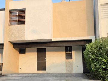 HERMOSA CASA AMUEBLADA EN VENTA EN APODACA, N.L.