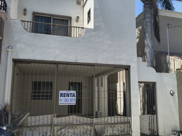 Hermosa Casa en renta en Rinconada Colonial