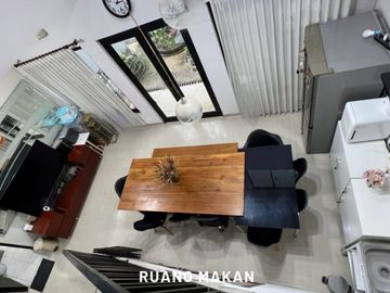 Rumah mewah Graha Santoso Regency