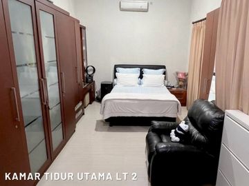 Rumah mewah Graha Santoso Regency