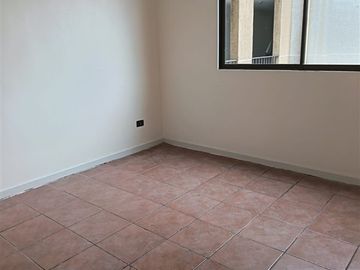 Departamento en Arriendo en A 3 cuadras de metro Parque Ohiggins y a 5 cuadras del metro Toesca