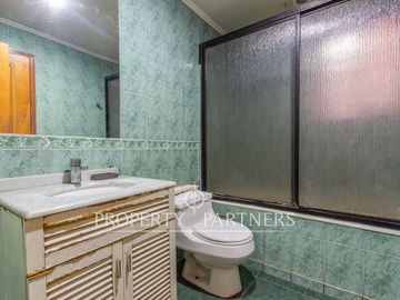 Excelente Casa Renovada en Villa Macul. Pasos del Metro Quilín, MACUL