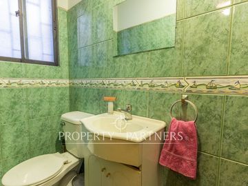 Excelente Casa Renovada en Villa Macul. Pasos del Metro Quilín, MACUL