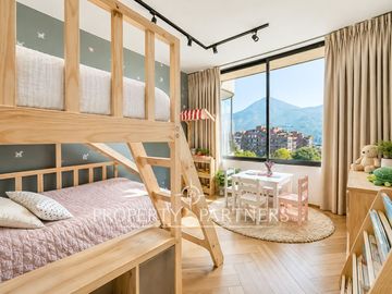 Departamento remodelado a pasos de Av. Vitacura