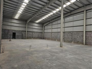 Bodega en Renta en Saltillo, Col. Avícola, Coahuila. 1,761.21m2. (Melva)