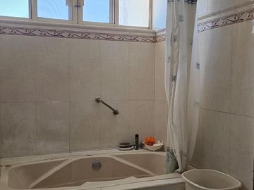 Casa en Venta en Residencial La Loma, Tepic | Amplios Espacios y Excelente Ubicación