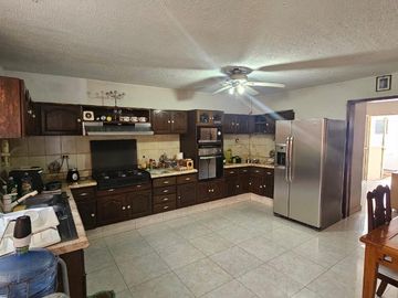 Casa en Venta en Residencial La Loma, Tepic | Amplios Espacios y Excelente Ubicación