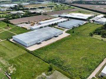 ALQUILER NAVE LOGÍSTICA AAA | 25.000 m² | ZÁRATE | PARQUE INDUSTRIAL | DOCKS + PLAYA | MULTINACIONAL