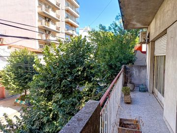 Venta PH 3 ambientes  Villa del Parque CABA Balcón Corrido y gran patio