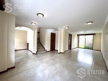 Vendo casa independiente en conjunto  sector Mirasierra - Los Chillos 3 Dorm - $130.000
