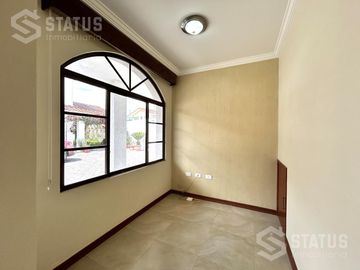 Vendo casa independiente en conjunto  sector Mirasierra - Los Chillos 3 Dorm - $130.000