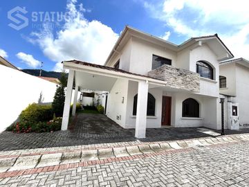 Vendo casa independiente en conjunto  sector Mirasierra - Los Chillos 3 Dorm - $130.000